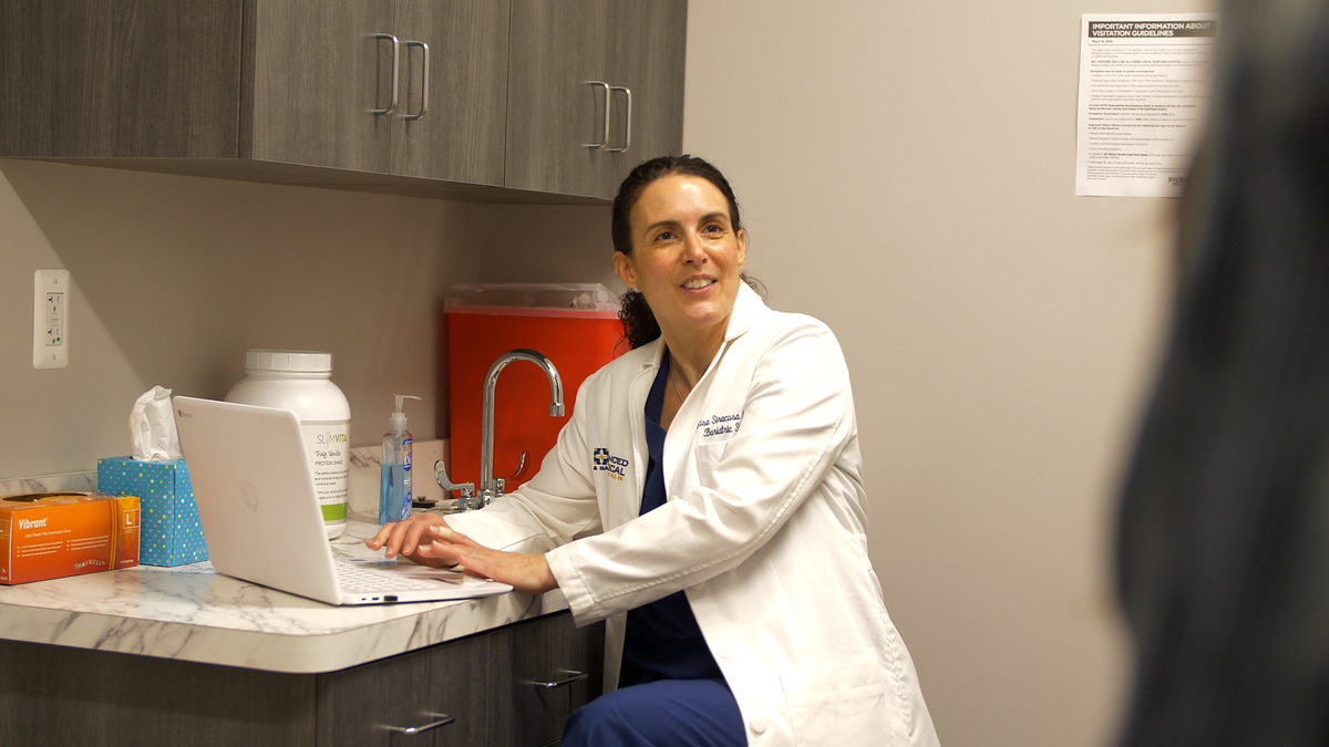 Dr. Lisa Siracusa in Advanced Surgical & Bariatrics Office